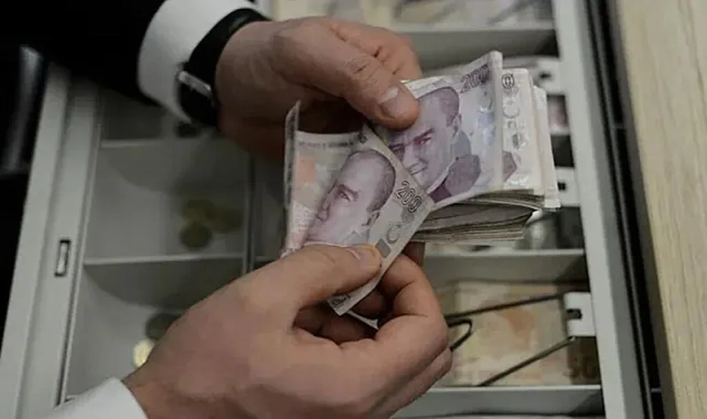 Çalışan emekliye 5 bin lira ikramiye torba teklifte