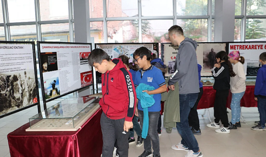 Çanakkale Savaşları Gezici Müzesi'ni Havza'da yaklaşık 3 bin 500 kişi gezdi