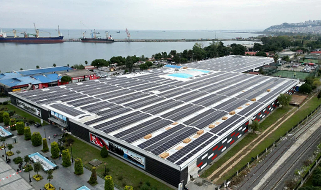 Çarşının çatısına kurulan GES ile bin 500 hanenin tüketimine denk gelen elektrik üretecek
