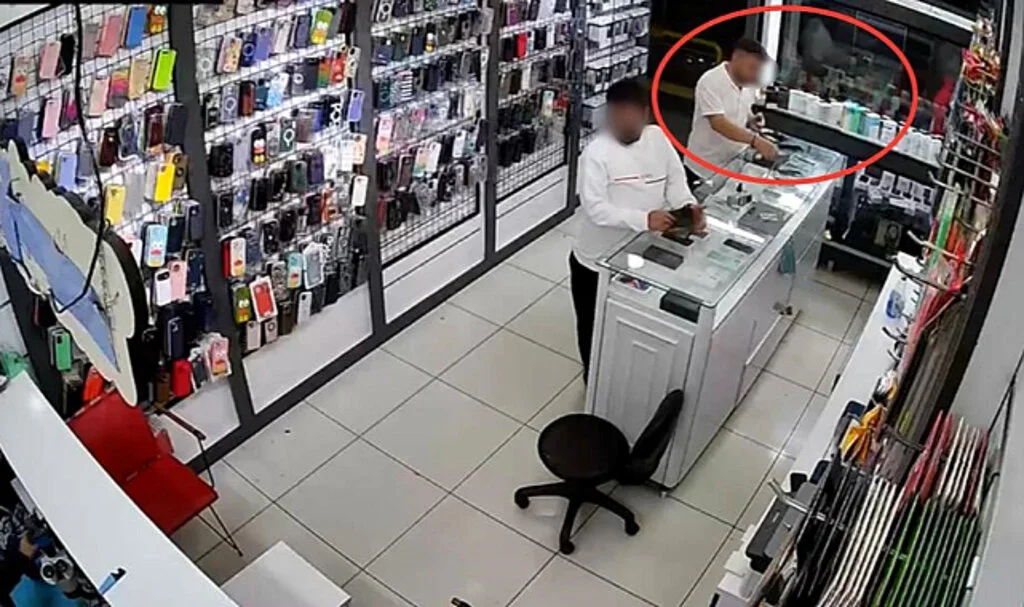 Cep telefonun çalınma anı kamerada