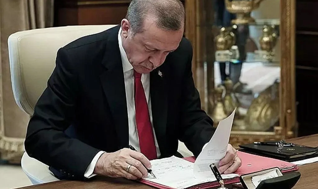 Cumhurbaşkanı Erdoğan imzaladı! Kritik atama ve görevden alma kararları