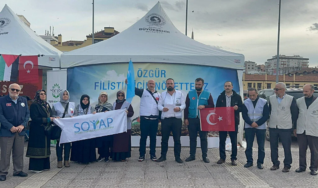 Doğu Türkistan'da soykırım var 