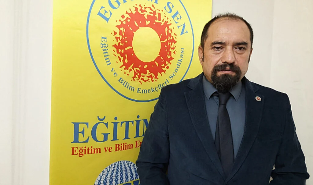 Eğitim Sen Samsun Şube Başkanı Ersin Gür,: Öğretmenler yoksulluk sınırında yaşam sürüyor 