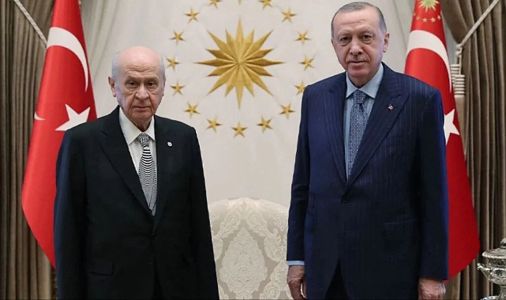 Erdoğan ile Bahçeli'nin beklenen görüşmesi gerçekleşmedi! ''Yüzde 50+1'' tartışması krize dönüştü iddiası