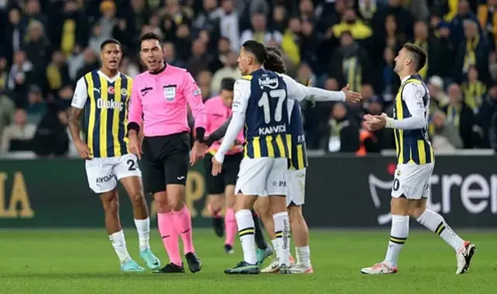 Fenerbahçe'den flaş açıklama! "Karagümrük maçını yeniden oynamaya hazırız!", "VAR kayıtları açıklansın!"