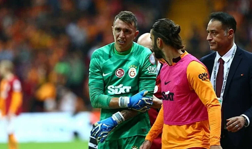 Galatasaray Muslera’nın durumunu açıkladı
