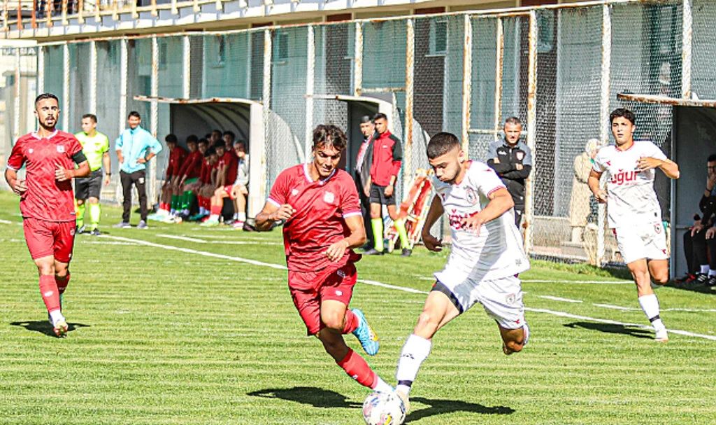 Gençler Sivas'ta gol yağdırdı