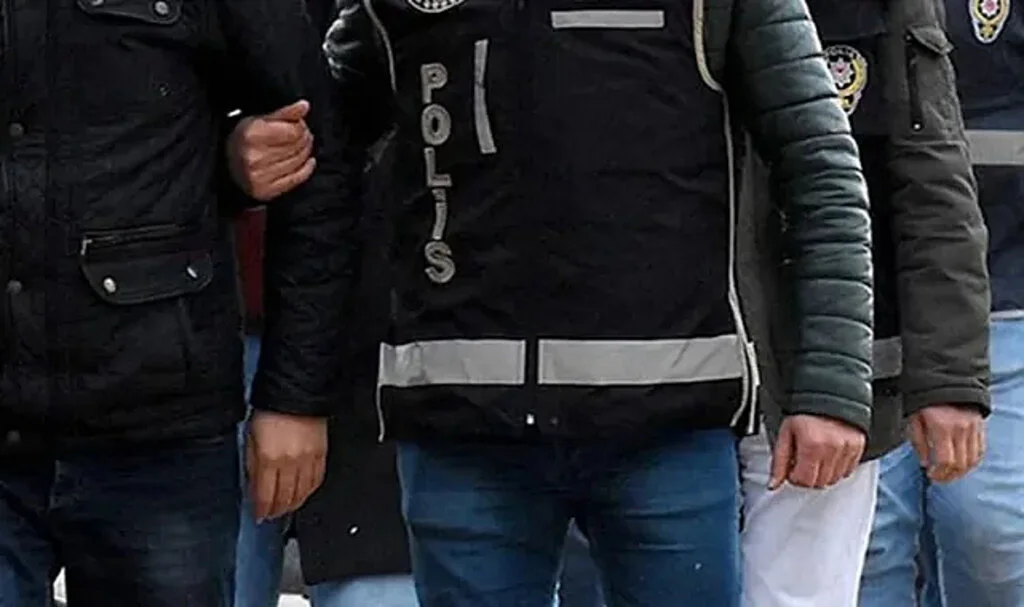 Hafriyat kamyonunu rüşvete bağlayan 39 polis tutuklandı