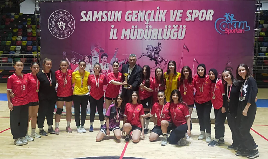 Hentbol'da Madalyalar Sahiplerini Buldu