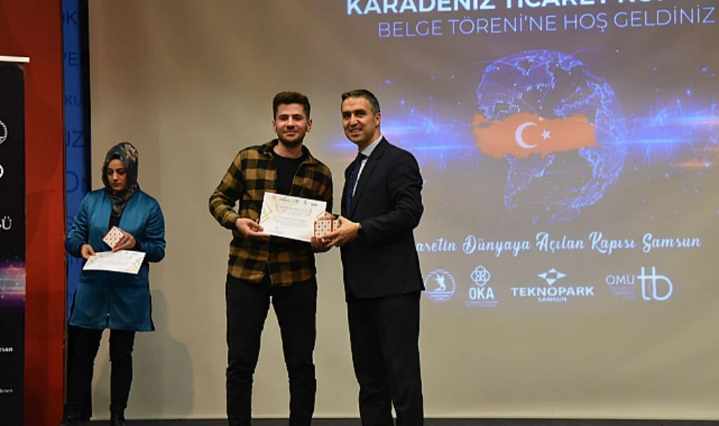"Karadeniz Ticaret Köprüsü" projesinde eğitim alan yabancı öğrencilere belgeleri verildi