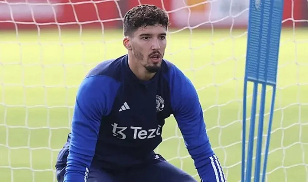 Manchester United’ın kalesinde alarm: Onana sakatlandı, Altay Bayındır görev bekliyor
