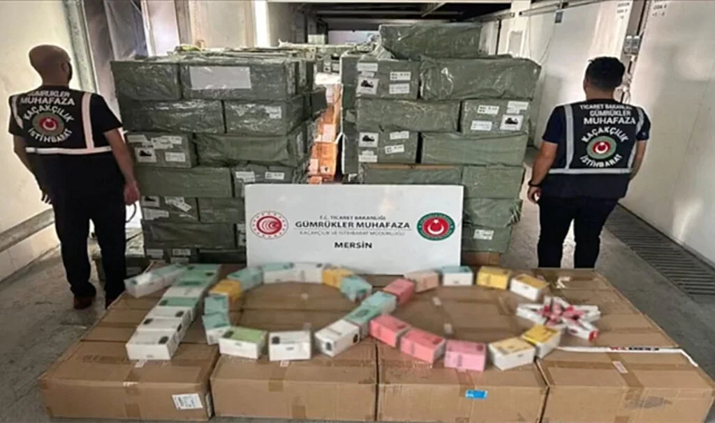 Mersin Limanı'nda 113 bin 250 kaçak elektronik sigara ele geçirildi