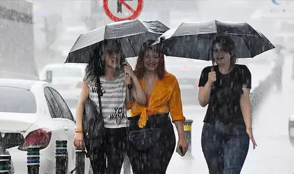 Meteoroloji'den 66 il için uyarı: AFAD, AKOM ve Valilik art arda duyurdu!