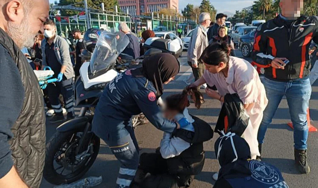 Motosikletin çarptığı kız hastanelik oldu