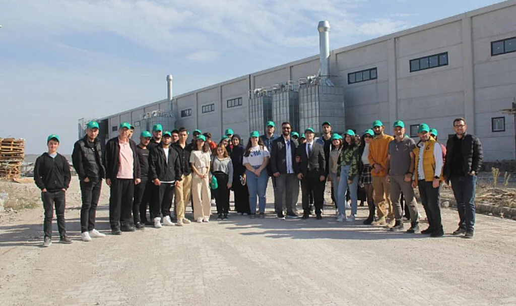 OMÜ'de üniversite öğrencilerine fabrika gezisi