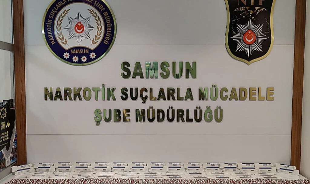 Otobüs terminalinde uyuşturucu operasyonu: 4 gözaltı