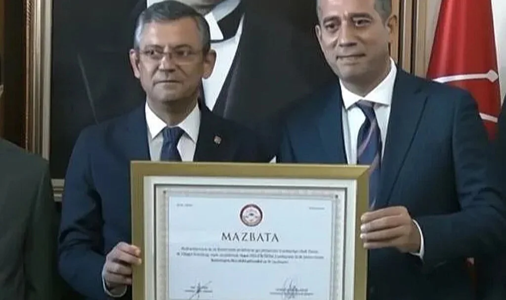 Özgür Özel mazbatasını aldı