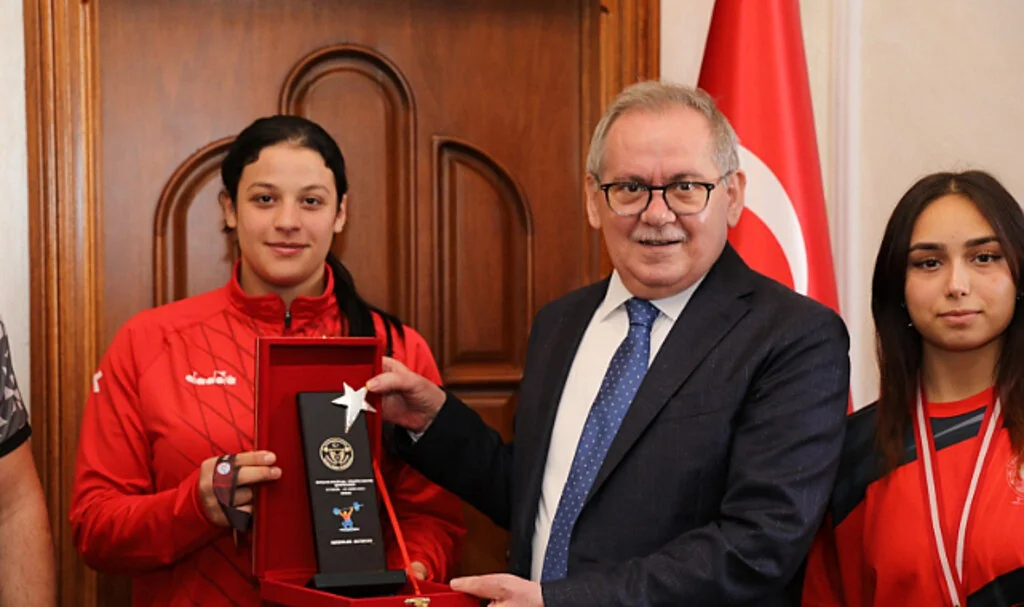 Samsun Büyükşehir Belediye Başkanı Mustafa Demir: "Bireysel ve takım sporlarına olan desteğimiz devam edecek"