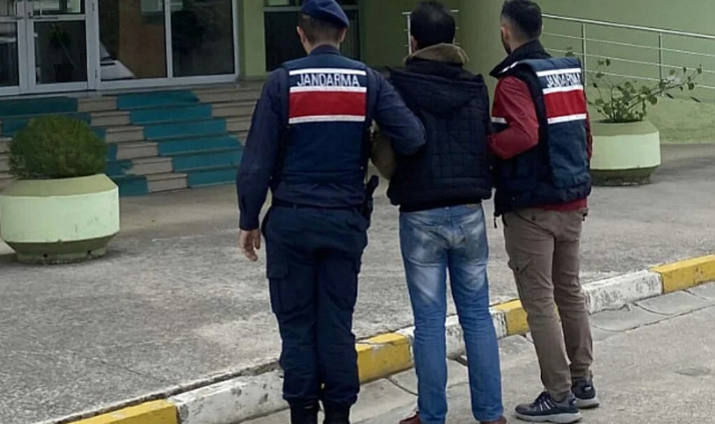 Samsun'da 20 yıl kesinleşmiş hapis cezası bulunan firari yakalandı