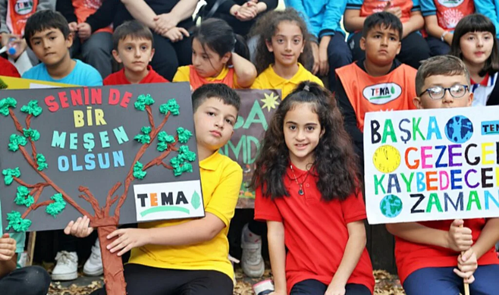 Samsun'da 500 öğrenci filizlendirmek için meşe palamudu topladı