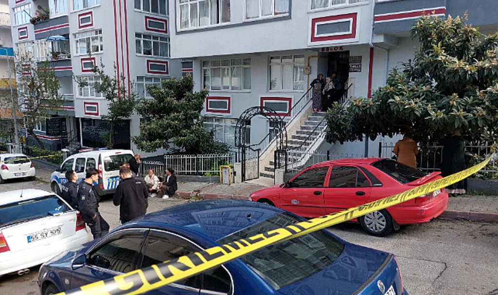 Samsun'da 7. katın penceresinden düşen kadın hayatını kaybetti