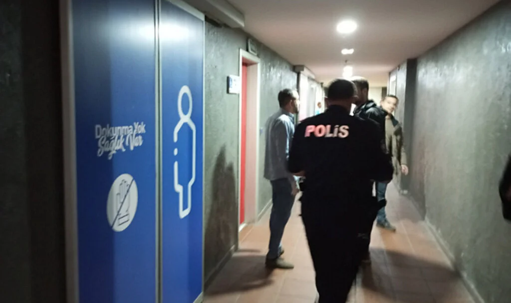 Samsun'da bir kişi alışveriş merkezi tuvaletinde ölü bulundu