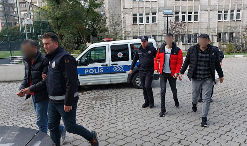 Samsun'da cep telefonu  gasbına 3 gözaltı 