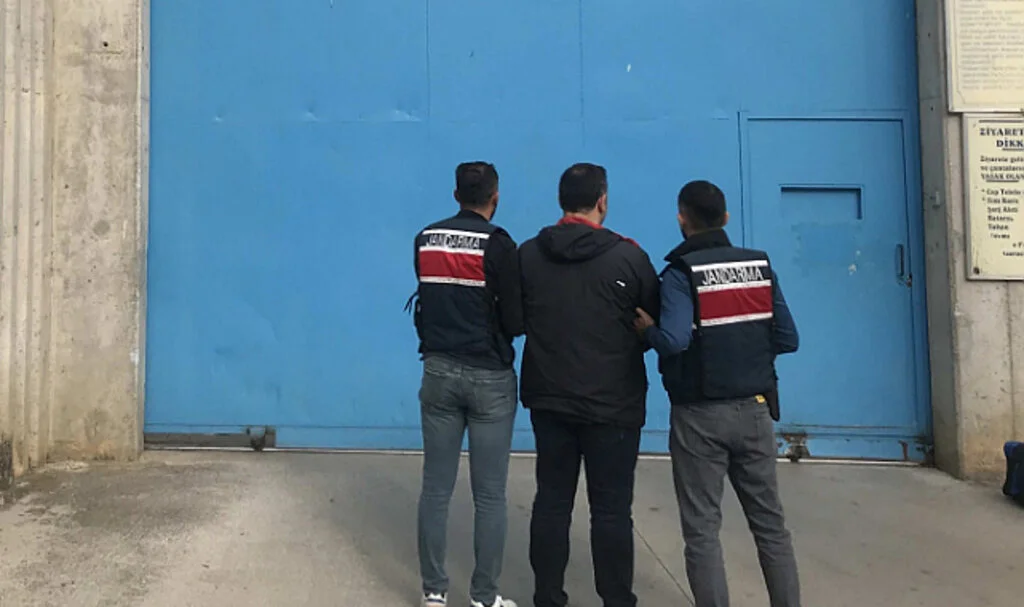 Samsun'da FETÖ üyesi olmaktan hükümlü kişi yakalandı
