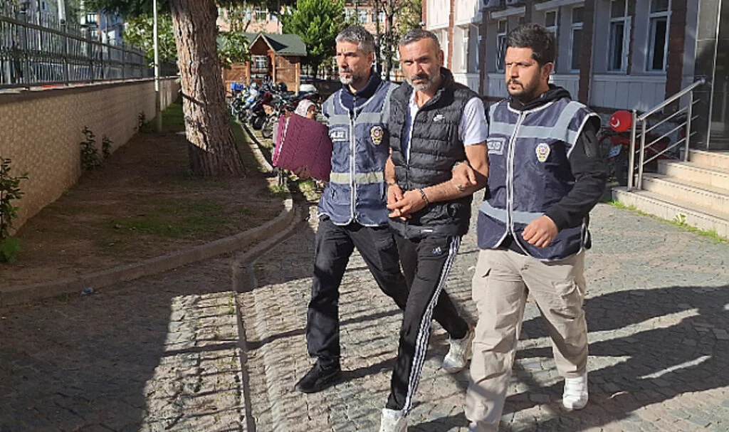 Samsun'da hakkında 14 yıl 8 ay kesinleşmiş hapis cezası bulunan firari hükümlü yakalandı