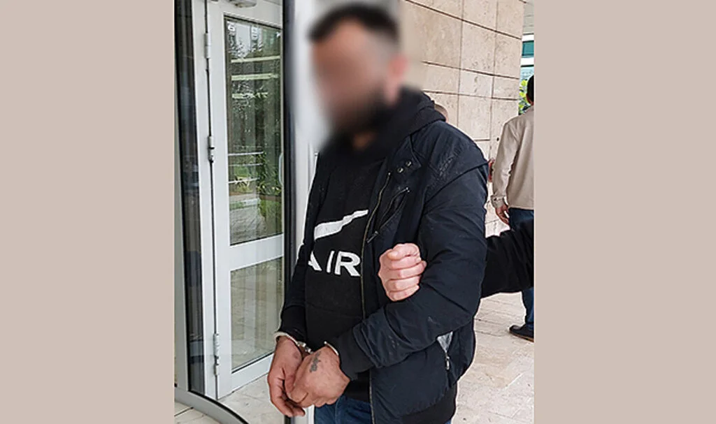 Samsun'da hırsızlık yaptığı evin bitişiğini de soymaya kalkınca yakalandı