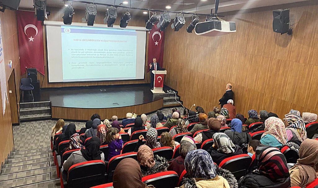 Samsun'da "Kadın girişimcilik ve işletme kooperatifi" eğitimi düzenlendi