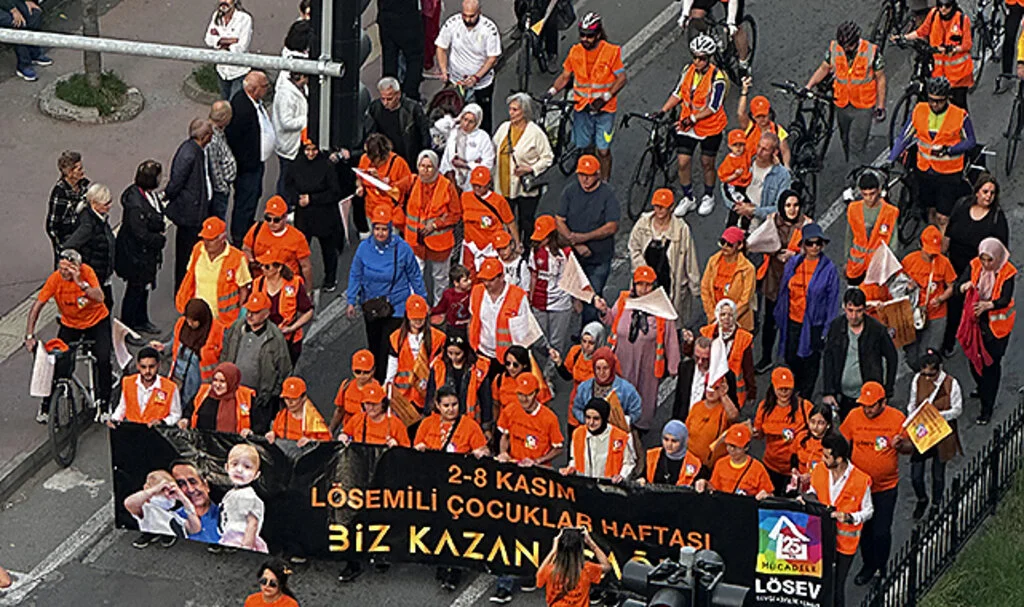 Samsun'da Lösemili Çocuklar Haftası dolayısıyla kortej düzenlendi