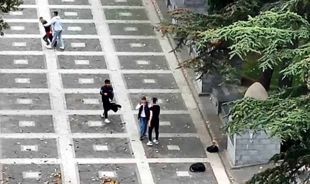 Samsun'da öğrencilerin kavgası kameraya yansıdı