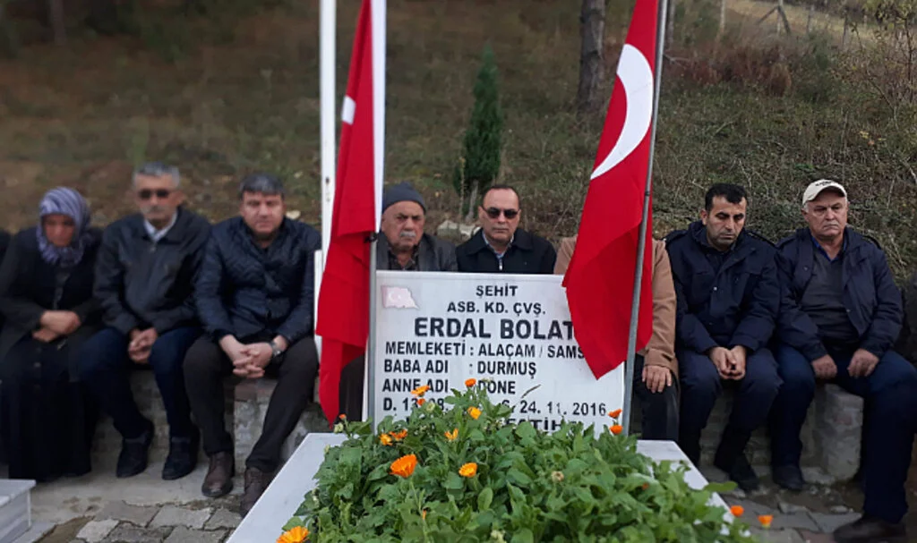 Samsun’da şehit Erdal Bolat kabri başında anıldı