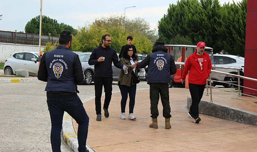 Samsun'da siber polisinden yasa dışı bahis ve güvenli internet uyarısı