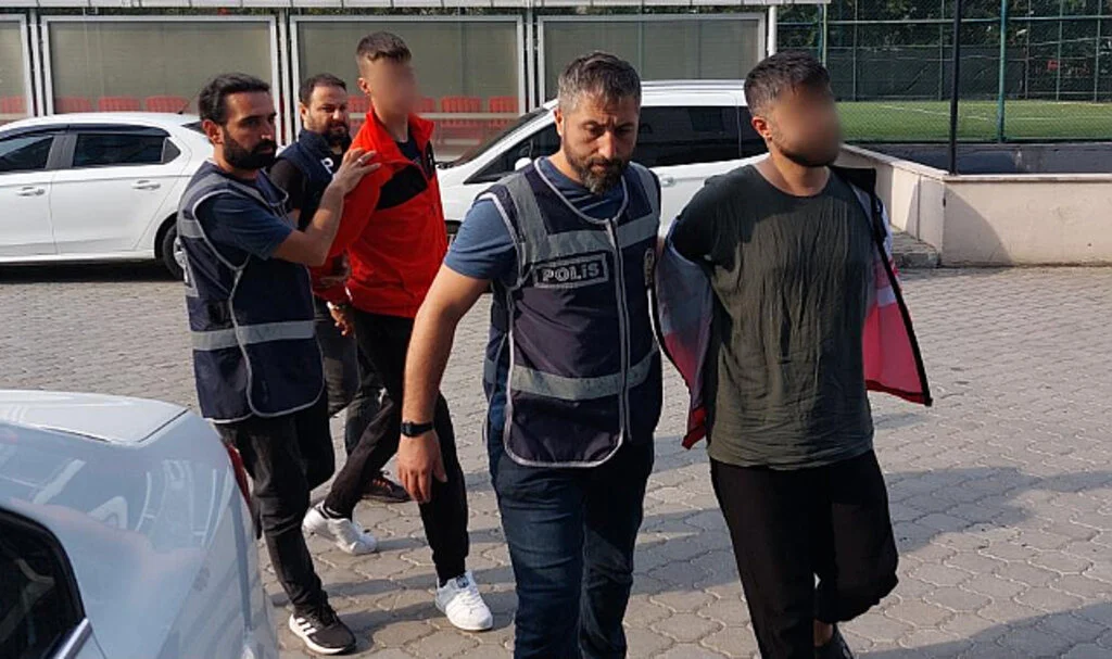 Samsun'da Silah satma bahanesiyle 30 bin lira gaspına 3 tutuklama