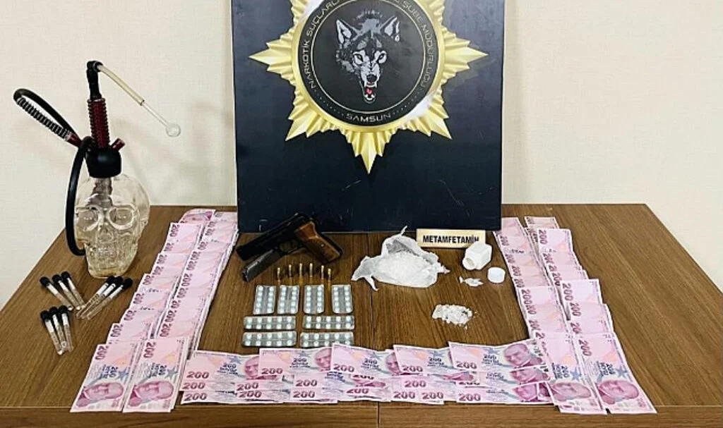 Samsun'da uyuşturucuyla yakalanan 2 kişi gözaltına alındı