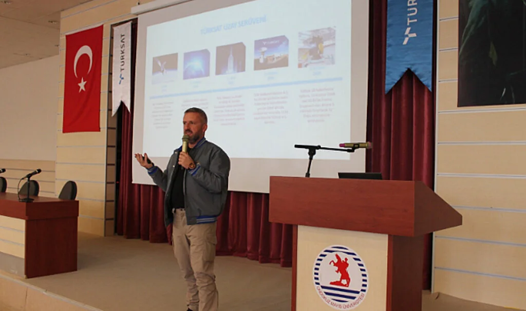  Samsun'da "Uzay ve Uydularımız" konulu söyleyişi yapıldı 