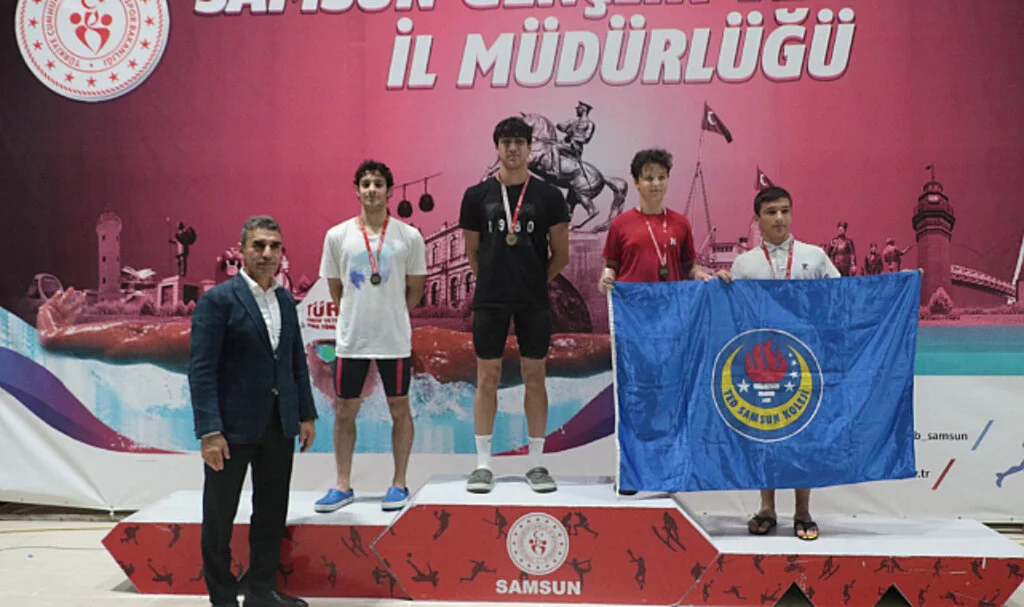Samsun'da yüzmenin şampiyonları belli oldu