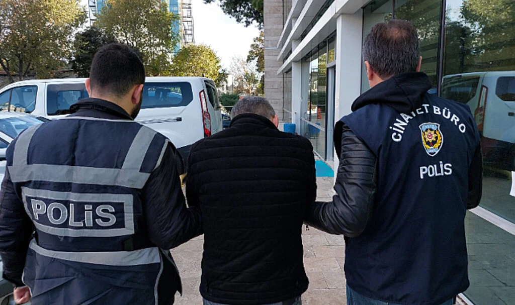 Samsun'daki 3 kişinin yaralandığı silahlı çatışmayla ilgili 7 kişi adliyeye sevk edildi