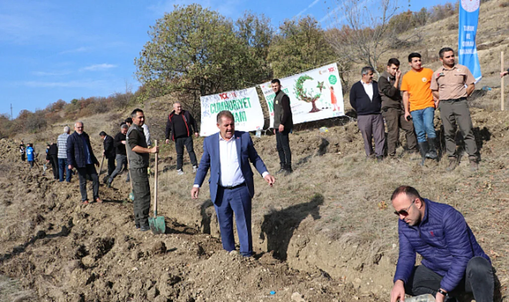 Samsun Havza'da Milli Ağaçlandırma Günü dolayısıyla fidan dikimi yapıldı