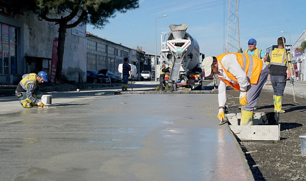 Sanayi bölgeleri beton yollarla kaplanıyor