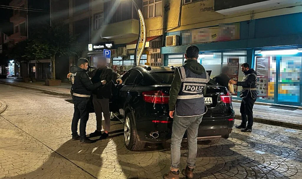 Terme'de polisten şok uygulama