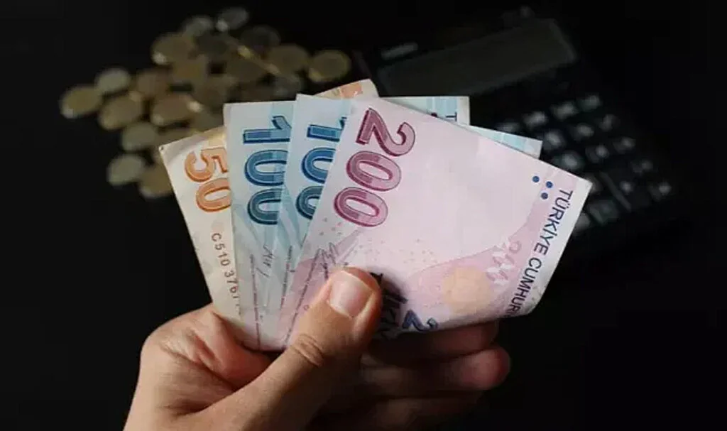 TL mevduat faizleri zirveyi gördü! 500 bin lira yatıran ay sonunda bu parayı alıyor