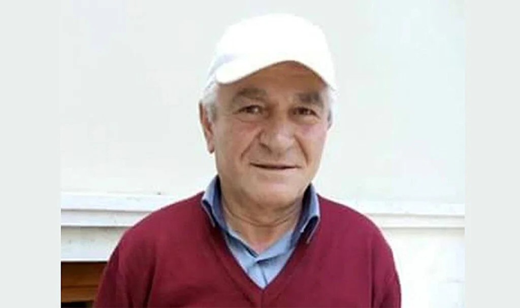 Tüfekle kendini vurdu