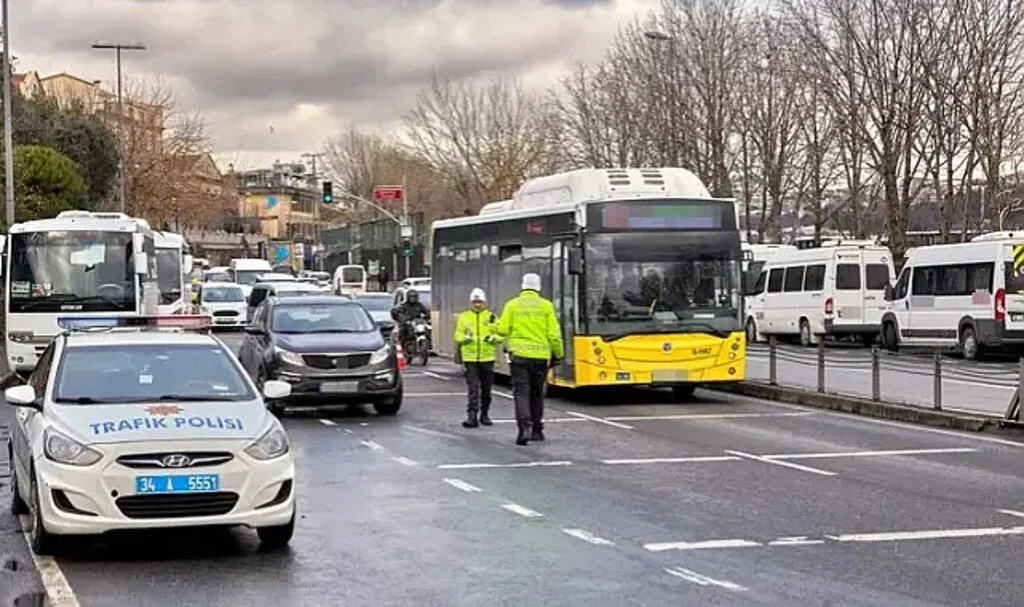 Yeni trafik cezaları belli oldu! 2024 yılında hepsine zam var: 33 bin lirayı aşıyor