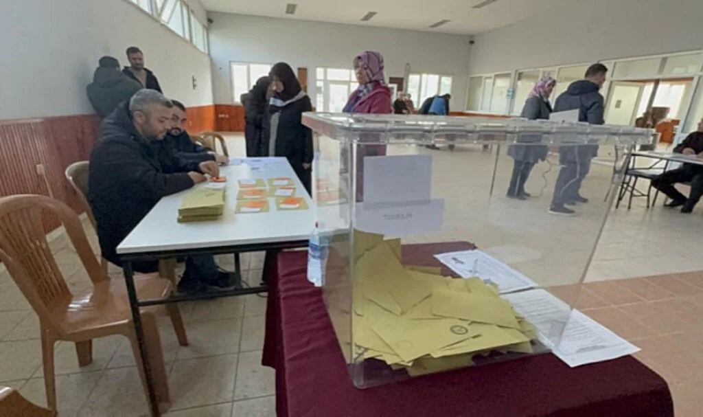 1100 nüfuslu köy referanduma gitti