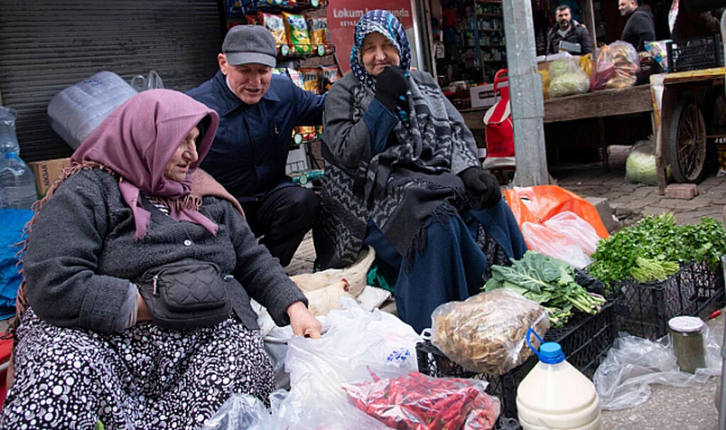 AK Parti Terme Belediye Başkan aday adayı Şenol Kul'dan kapalı pazaryeri projesi 