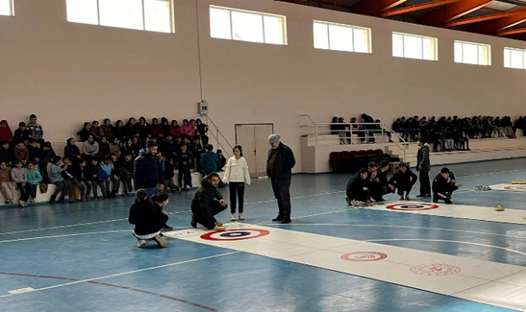 Asarcık'ta öğrenciler Curling'le tanıştı