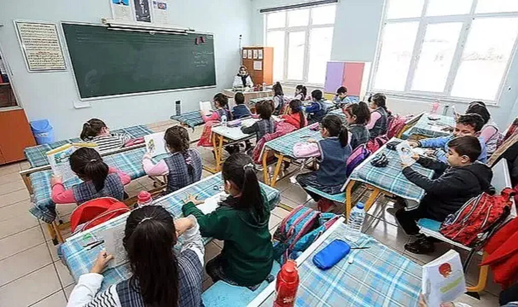 Bakan Tekin'den ders süreleriyle ilgili açıklama! Dersler kısalıyor mu?